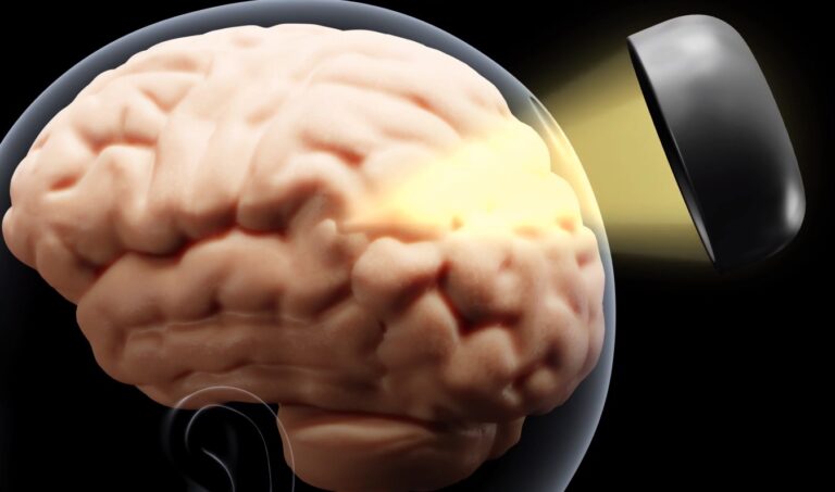 Urządzenia ubieralne będą wykorzystywane w leczeniu chorób neurologicznych, takich jak parkinson czy epilepsja. Naukowcy opracowali nieinwazyjną metodę włączania i wyłączania poszczególnych neuronów